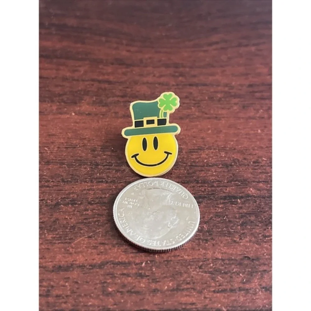 Walmart Smiley Mascot St. Patrick's Day Lapel‎ Hat Pin
